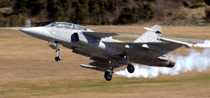 Saab firma contrato para fabricação de trem de pouso do Gripen na Inglaterra