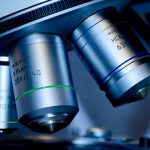Nanopartículas-atacam-bactérias-e-células-cancerígenas-696×412
