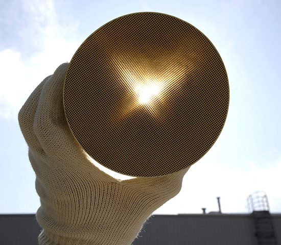 Technische Kontrolle eines BASF-Katalysators / Technical Inspection of BASF Catalysts
