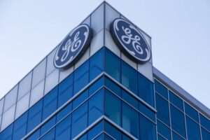 Earns General Electric
