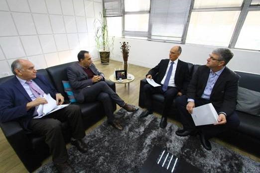 O presidente-executivo da Abiquim, Fernando Figueiredo; o prefeito de Mauá, Atila Jacomussi (PSB/SP); o presidente da FPQuímica e deputado federal, João Paulo Papa (PSDB/SP); e o presidente do Cofip ABC, Claudemir Peres