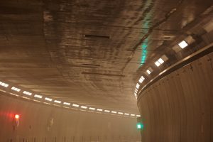 Betonsanierung, Hydrophobierung, Tunnel, Tunneldecke nach Besprühen; Concrete maintenance, concrete restoration, hydrophobizing, tunnel, tunnel slab after spraying